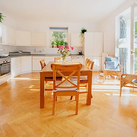 Romanticky Se Starozitnym Interierem * Morina