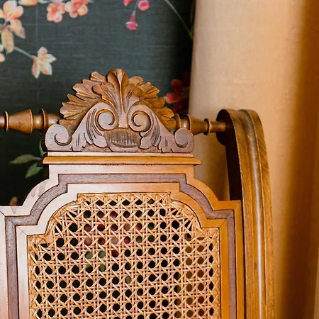 Apartament Romanticky Se Starozitnym Interierem